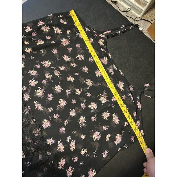Torrid black floral camisol tank top Lace Bottom Women’s Size 3 (3X) - Picture 8 of 8